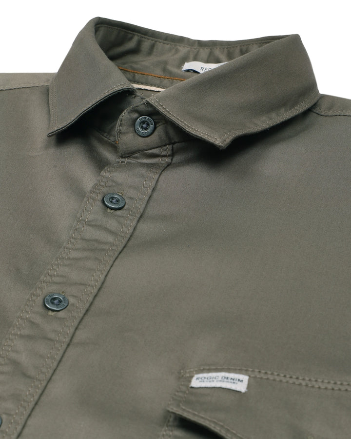 DOUBLE POCKET SOLID SHIRT IN OLIVE