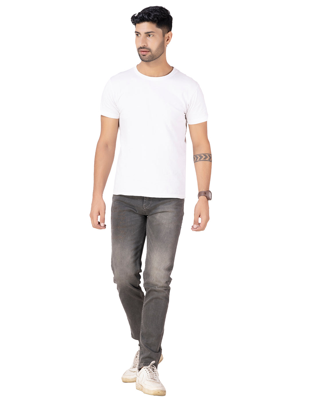 FRONT EMBROIDERY DETIAL JEANS <br> Motif - deep olive
